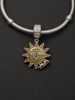 El Sol - Charm en Plata Esterlina .925 con Piedras Brillantes