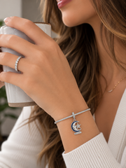 La Luna - Charm en Plata Esterlina .925 con Piedras Brillantes