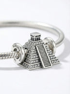 CHARM LA PIRÁMIDE — Plata Esterlina con Piedras Brillantes ALHUNA®